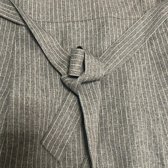 Monk & Lou pinstripe Paperbag mini skirt - size 6 - Picture 7 of 9